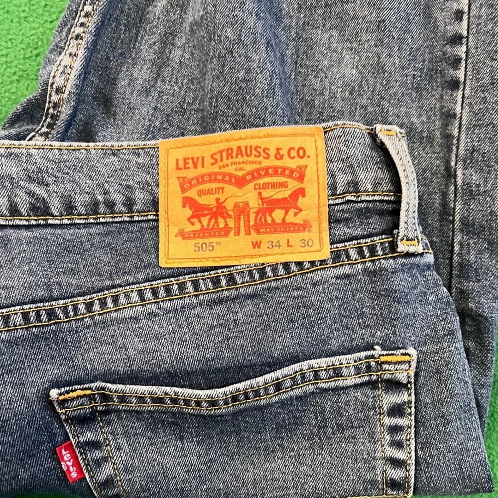 Levis 505 Regular Fit Jeans Mens W34 L30 Blue Denim Classic Casual Pants